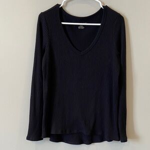 American Eagle Outfitters Black V-Neck Ribbed Long Sleeve Top
